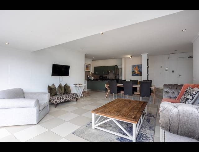 2 BEDROOM APARTMENT TO LET IN HOUT BAY CENTRAL